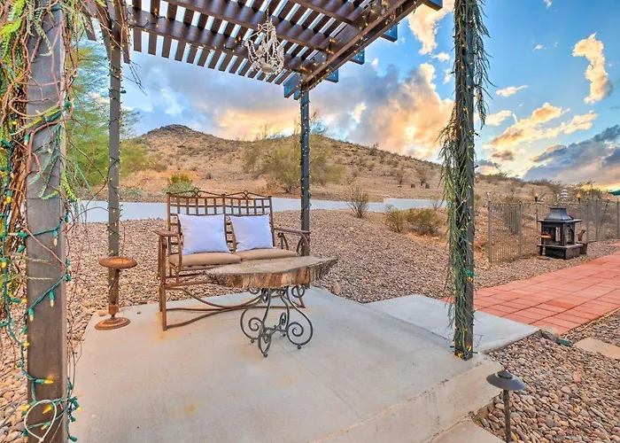 Casita 11 Mi To Dtwn: Pool, Spa, Hiking, Views Holiday home
