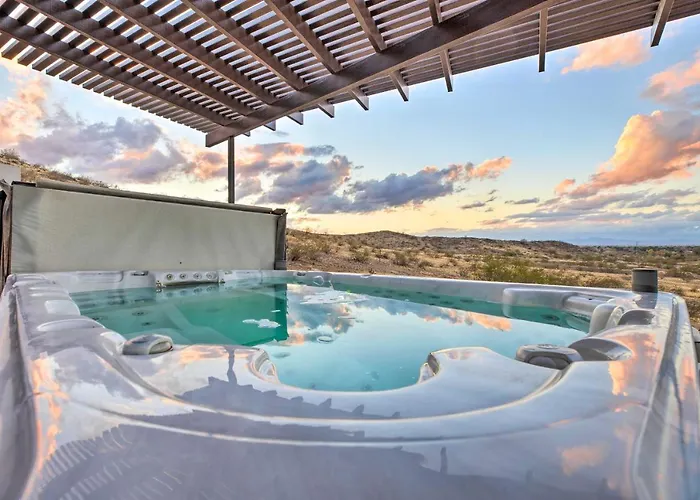 Casita 11 Mi To Dtwn: Pool, Spa, Hiking, Views Holiday home